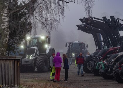 Valtra Traktor Jønsberg - Klikk for stort bilde