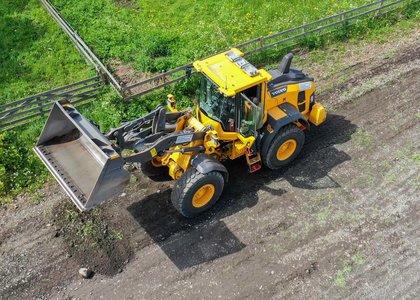 På Jønsberg vgs kan du ta maskinførerkurs som en del av opplæringen på naturbruk. - Klikk for stort bilde